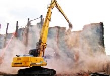 Законодательство для защиты исторической застройки появится в Ростовской области снос здания //Фото с сайта trgaz.com