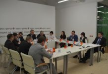 Коллективная паника заставляет потребителей запасаться продуктами