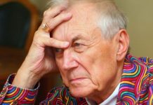Евгения Евтушенко хотят транспортировать в Москву