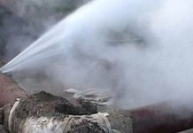 На Штахановского в Ростове ликвидируют порыв теплотрассы