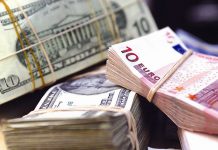 Курсы доллара и евро вернулись к показателям августа