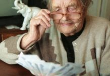 Жители Ростовской области до Нового года получат соцвыплаты и пенсии пенсионерка // фото: с сайта deita.ru