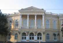 В Ростов с гастролями приехал французский театр