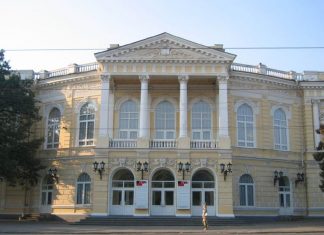 Арбитражный суд оштрафует московских реставраторов за ремонт Молодежного театра