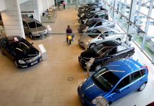 В Ростовской области в 2022 году сократились на 58% продажи легковых авто