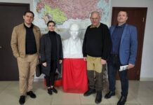 Из Ростова в ДНР представители КПРФ доставили груз гуманитарной помощи Из Ростова в ДНР направили груз гуманитарной помощи //Фото voice-daily.ru