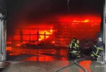 В Ростове площадь пожара на Вавилова выросла до 800 кв. метров