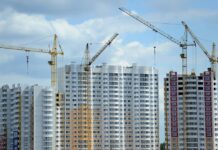 Власти исключили три территории в центре Ростова из планов реновации Строительство многоэтажных жилых домов //Фото Сбер