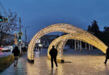 Ростов начали украшать к Новому году