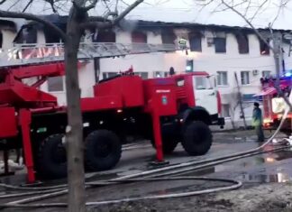 В Зернограде загорелся многоквартирный дом