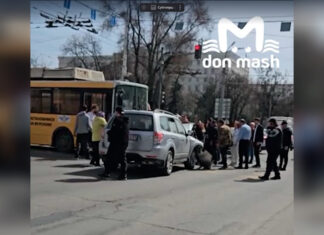 В Ростове троллейбус попал в массовое ДТП в центре города В Ростове троллейбус попал в массовое ДТП в центре города //Скриншот видео Don Mash