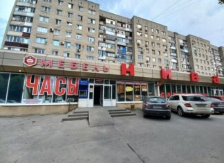 В Ростове пьяный мужчина упал с балкона 5 этажа и выжил