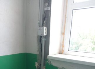 В Ростове эвакуировали всех жильцов первого подъезда разрушающейся пятиэтажки на Самаркандской