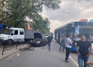 В Ростове на Буденновском произошло ДТП с электробусом