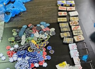 Заключенный в Новочеркасской колонии организовал казино в колонии нашли игральные карты и фишки для азартных игр // фото: пресс-служба УФСБ по Ростовской области
