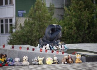 В Волгодонске почтили память жертв теракта 1999 года В Волгодонске почтили память жертв теракта 16 сентября 1999 года // фото: donland.ru