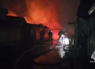 Пожар на Аксайском рынке могла спровоцировать плохая проводка