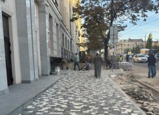 На Буденновском отремонтируют тротуары до 1 ноября ремонт тротуаров на Буденновском // фото: rostov-gorod.ru