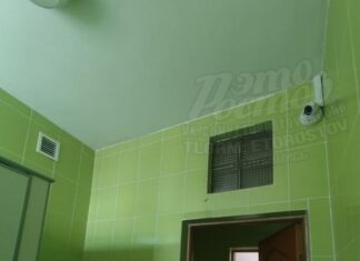 В ростовском лицее в туалете установили камеры наблюдения в лицее на Ларина в туалетах установили камеры // фото: телеграм-канал "Это Ростов новости"