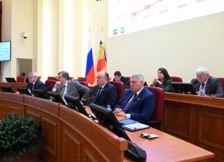 Депутаты «Единой России» поддержали усиление ответственности для водителей большегрузов за проезд через Ростов-на-Дону