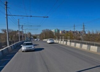 В Таганроге открыли после ремонта движение по Бакинскому мосту Бакинский мост в Таганроге // фото: Яндекс Карты