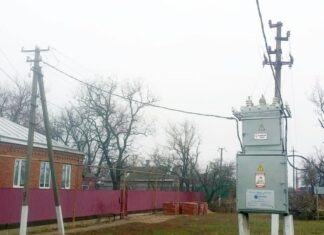 Ростовские энергетики повысили качество электроснабжения села в Азовском районе Ростовские энергетики повысили качество электроснабжения села в Азовском районе //Фото пресс-службы Россети Юг