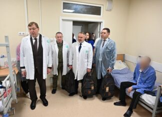 Донские депутаты «Единой России» поздравили сотрудников и пациентов Окружного военного госпиталя с наступающим Новым годом
