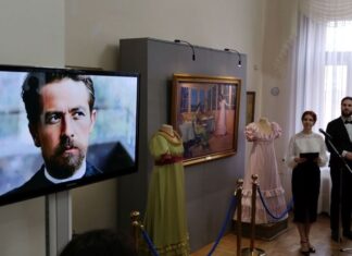 В Таганроге открылась выставка к юбилею А. П. Чехова Выставка «Город Чехова в городе Таганроге»// фото: "Таганрогская правда"