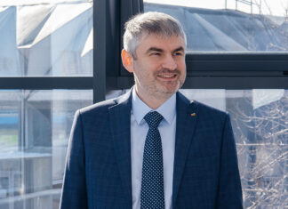 Вадим Мирошниченко единогласно переизбран председателем ростовской «Опоры России» Вадим Мирошниченко избран новым председателем регионального отделения «ОПОРЫ РОССИИ» // Фото «ОПОРА РОССИИ»