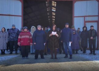 Работники «Колхоза им. Мясникяна» пожаловались Слюсарю на силовиков обращение работников АО «Колхоз им. Мясникяна» к Юрию Слюсарю // фото: скриншот видео Rutube