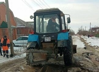В Цимлянске из-за порыва водопровода 13 тысяч жителей остались без воды В Цимлянске ремонтируют порыв на водопроводе // фото: телеграм-канал Сергея Орлова