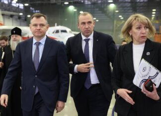 В Ростовской области назначен новый министр экономразвития слева направо: Юрий Слюсарь, Павел Павлов, Светлана Камбулова