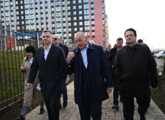 Врио губернатора Юрий Слюсарь с рабочей поездкой посетил Новый Ростов Врио губернатора Юрий Слюсарь с рабочей поездкой посетил Новый Ростов //Фото ЮгСтройИнвест