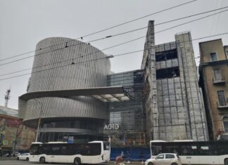 ТЦ «Астор» в Ростове полностью откроется к середине июля ТЦ "Галерея Астор" после пожара // фото: Ольга Медведева