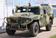 В Ростове заметили скопление военной техники на левом берегу бронеавтомобиль "Тигр-М" // фото: Википедия, Авторство: Vitaly V. Kuzmin