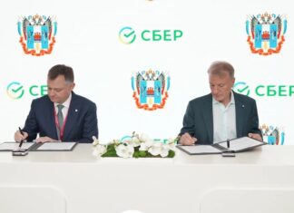 В Ростове откроют «Школу 21» для подготовки цифровых инженеров Герман Греф и Юрий Слюсарь // фото: пресс-служба Сбера