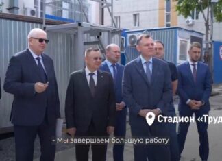 Юрий Слюсарь встретился с главой минстроя России Иреком Файзуллиным Юрий Слюсарь на встрече с Иреком Файзуллиным // фото: Скриншот видео в Telegram-канале Юрия Слюсаря