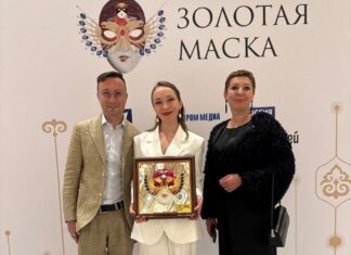 Ростовская солистка взяла «Золотую Маску» за роль в мюзикле «Есенин» Анастасия Балака на вручении премии «Золотая Маска» // фото: на сайте РГМТ
