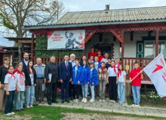 В Верхнедонском районе открыли памятник погибшим советским летчикам в Верхнедонском районе открыли памятник погибшим советским летчикам // фото: пресс-служба Правительства Ростовской области