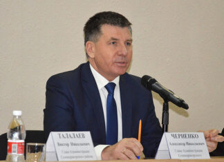 Глава администрации Семикаракорска ушел в отставку Александр Черненко // фото: semikarakorsk-adm.ru