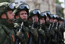 В Минобороны РФ объявили двухдневное перемирие Строй российских солдат //Фото пресс-службы Министерства обороны России