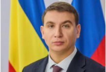 Директора департамента экономики Ростова Дениса Полюбина задержали по подозрению в хищении 60 миллионов рублей Денис Полюбин, Александр Бурыкин// Фото телеграм-канал главы администрации города Ростова-на-Дону