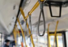 Слухи о банкротстве Ростовпассажиртранса опровергли Автобус // Фото с сайта https://www.freepik.com/