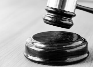 В Ростове арендодатель квартиры с неисправной колонкой получит срок за смерть подростка Суд // Фото с сайта https://www.freepik.com/