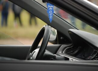 В Ростове обезвредили банду, имитировавшую аварии для получения страховки Машина//Фото: pxhere.com