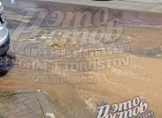 В Ростове переулок Доломановский залило горячей водой