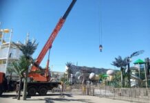 В парке «Плевен» в Ростове начали сносить аттракционы //Фото: Никита Паремузов