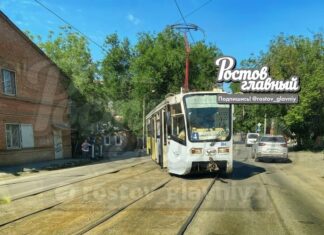 В Ростове трамвай №4 сошёл с рельс на улице Ченцова //Фото: Ростов Главный