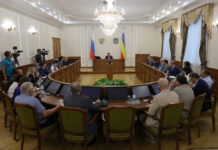 Губернатор Слюсарь призвал навести порядок в историческом центре Ростова с помощью местных экспертов Заседание Градостроительного совета //Фото пресс-службы Правительства Ростовской области