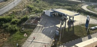 «Люди звереют»: топливный кризис на Дону доводит водителей до драк и обмороков АЗС Газпром в Батайске: топлива нет и не знают, когда будет //Фото очевидца